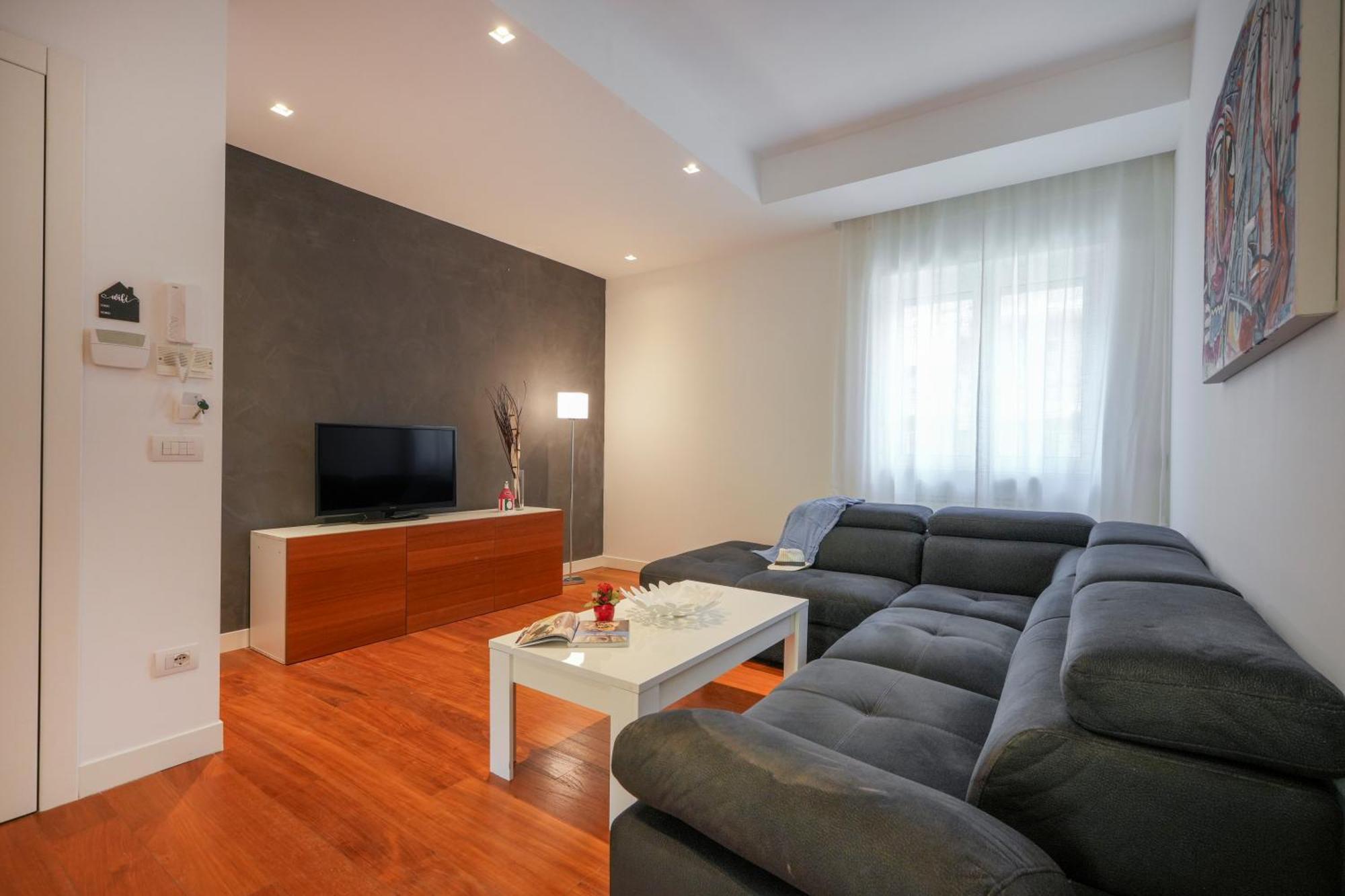 Gli Aquiloni Apartment - Steps From The Station Бари Екстериор снимка