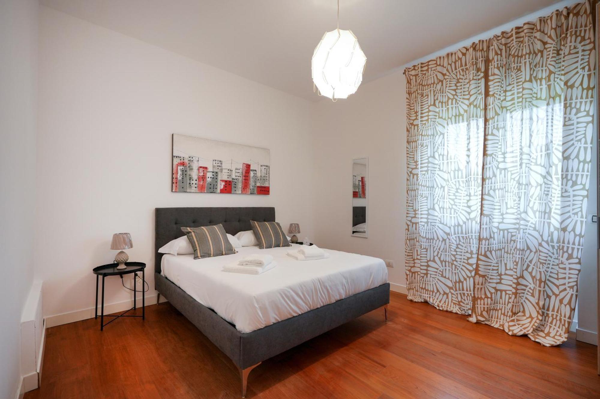 Gli Aquiloni Apartment - Steps From The Station Бари Екстериор снимка