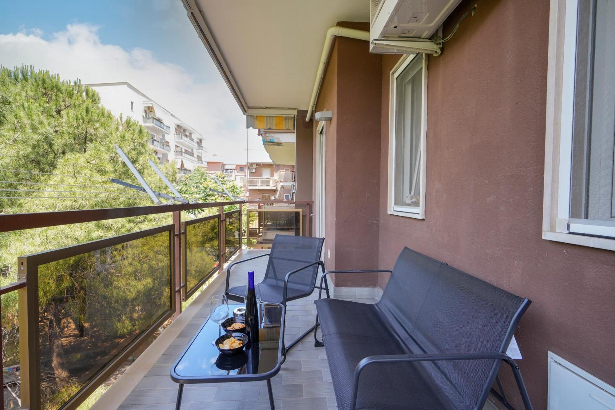 Gli Aquiloni Apartment - Steps From The Station Бари Екстериор снимка